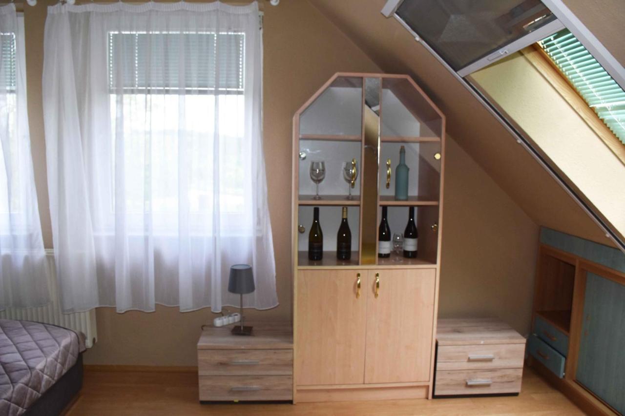 Pilikan Apartments - Park, Agroturism, Vineyard & Farm Черсегтомай Экстерьер фото